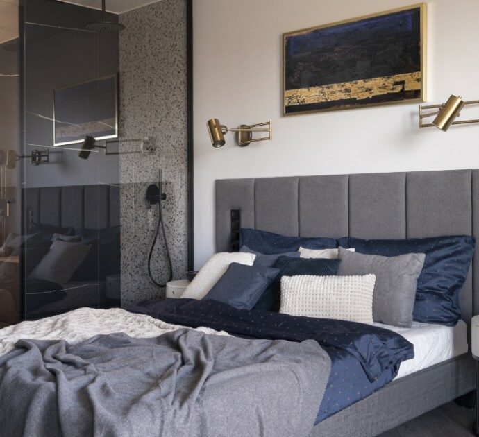 “Amo mio marito, ma non voglio vederlo usare il water”:  clienti furibondi per la nuova tendenza dei bagni a vista (e senza porte) negli hotel