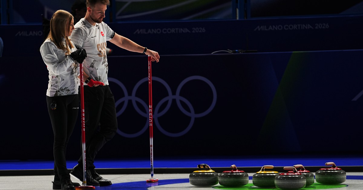 Blackout alle Olimpiadi: alle prime gare di curling salta la luce nel palazzetto di Cortina