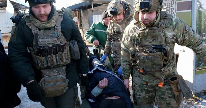 Ucraina, negoziati positivi Mosca: “Avanti l’offensiva”