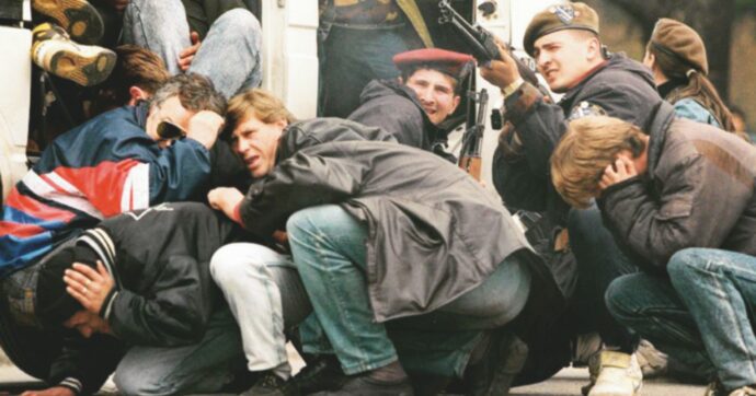 I “cecchini del weekend” a Sarajevo: primo indagato a Milano. È un 80enne neofascista