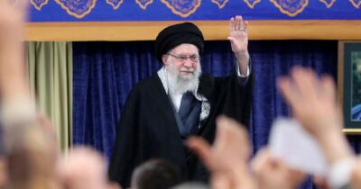 Copertina di Usa-Iran sulle montagne russe I colloqui saltano, poi tornano