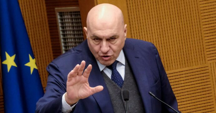 I signori della guerra che fanno la morale su  piazze e violenza