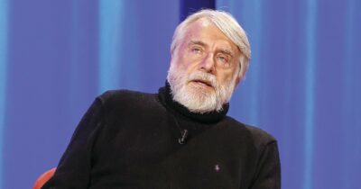 Copertina di Divieto social per i minori, lo psichiatra Crepet: “Le persone intelligenti si sanno autolimitare, ma non ce ne sono più”