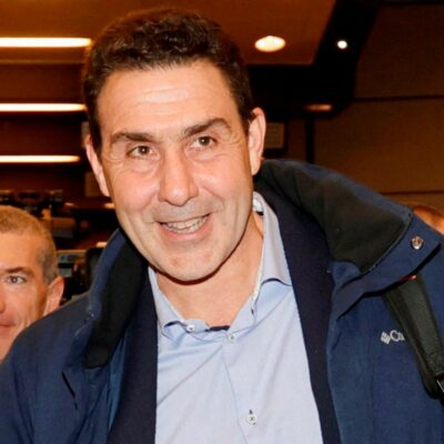 Copertina di Vannacci, bagno di folla nera. “È Salvini ad avermi  tradito”