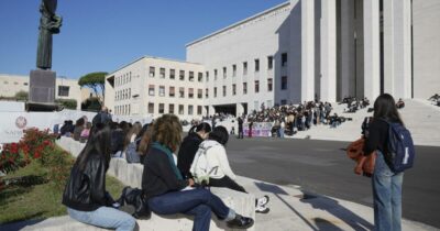 Copertina di Attacco hacker alla Sapienza, rischio dati pubblicati nel dark web. L’esperto: “Per ora non si trova nulla, neppure la richiesta di riscatto”