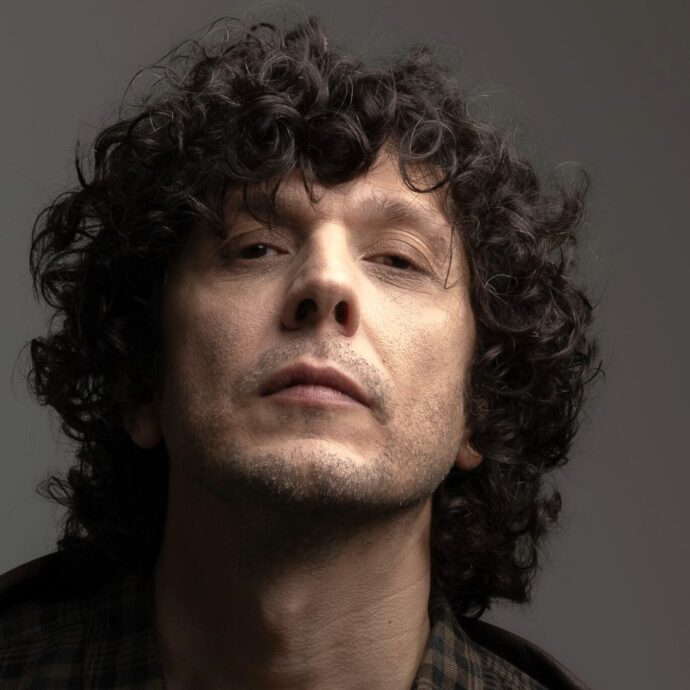 “A Sanremo 2026 per parlare dei bambini e di quello che sta accadendo a Gaza. La guerra nei loro occhi non andrà mai più via, vanno salvati”: così Ermal Meta