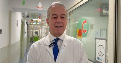 Copertina di Così le cellule CAR-T bloccano l’autoaggressione del sistema immunitario nei bambini con malattie autoimmuni