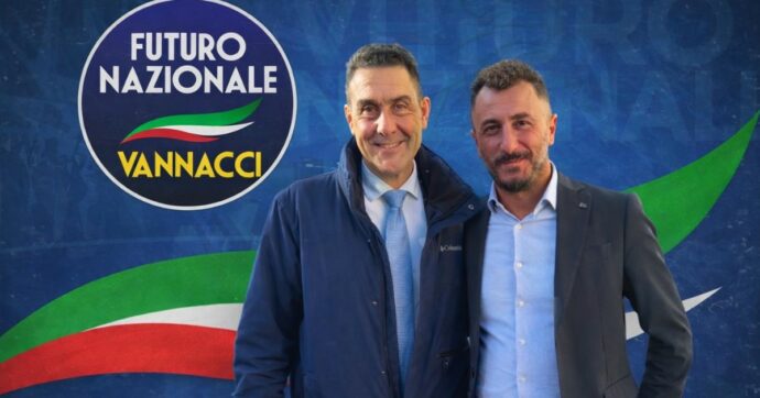 Pozzolo rinasce con Vannacci e la spara grossa: “Può essere il Charles de Gaulle italiano. FdI? Ha tradito i suoi principi”