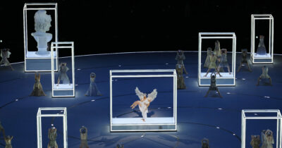 Copertina di Cerimonia d’apertura Olimpiadi, la diretta | Al via l’evento inaugurale a San Siro, Mattarella arriverà in tram. Sul palco Mariah Carey. Il racconto della giornata