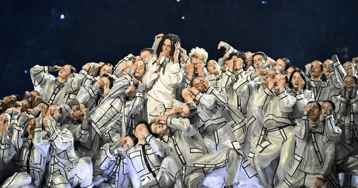 “Pace? Armonia? Umanità? Non ho sentito niente di tutto questo ieri sera”: Ghali risponde alle polemiche dopo lo show alla cerimonia di Milano Cortina 2026