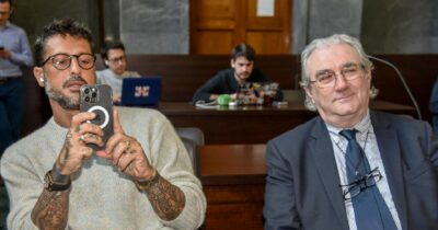 Copertina di Sospeso il profilo Instagram dell’avvocato di Fabrizio Corona