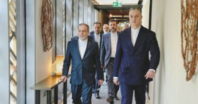 Copertina di Teheran: “Verso accordo rassicurante”. Trump: “Altrimenti conseguenze gravi”