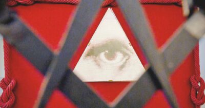 Copertina di Società nascoste, Palazzo Chigi  e massoni dietro la  “bestia” del Sì