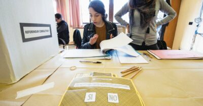 Copertina di Referendum, il giurista Villone: “Meloni continui così,  la sua arroganza aiuta il No”