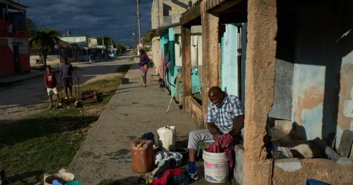 A Cuba sospesi gli interventi chirurgici: mancano garze e antidolorifici. E il trasporto pubblico è quasi fermo