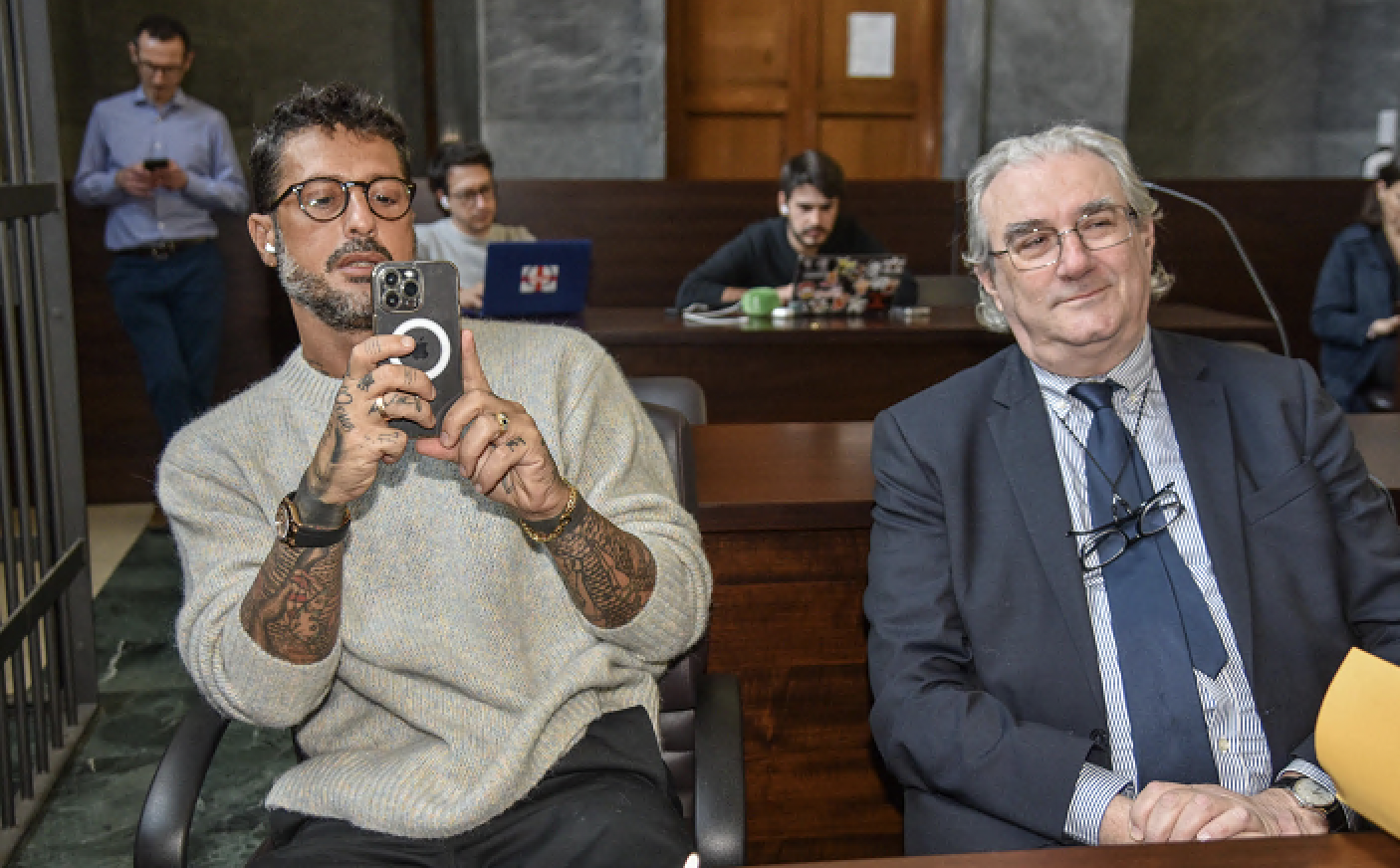 “Mi hanno sospeso Instagram, censura ancor più grave di quella fatta al mio assistito Corona”: la denuncia dell’avvocato Chiesa. Mediaset replica: “Non c’entriamo nulla, mai segnalato il suo profilo”