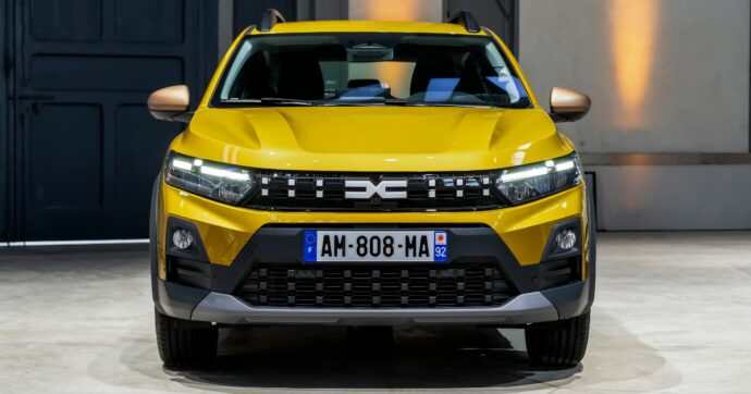 Dalla firma luminosa alla “muscolarità”. I segreti del design di Sandero