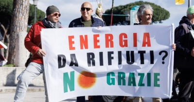 Copertina di Il Libro bianco di Legambiente: dall’economia circolare ai prezzi zonali, ecco come reindustrializzare l’Italia