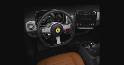 Copertina di La nuova supercar elettrica Ferrari si chiamerà Luce. Ecco le prime immagini degli interni – FOTO e VIDEO