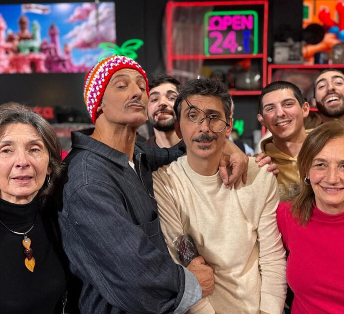 “Finalmente la polemica a Sanremo 2026! Tutti si preoccupavano di Pucci, ma la vera mina vagante è TonyPitony. Ora Nino Frassica, uno che in tv si vede poco”: Fiorello ironico