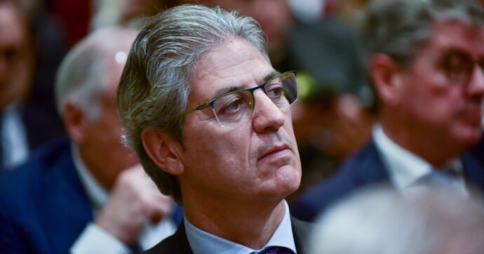 La protesta dei giornalisti Rai contro Petrecca si allarga: “Sciopero delle firme e lettura del comunicato in tutti i Tg”