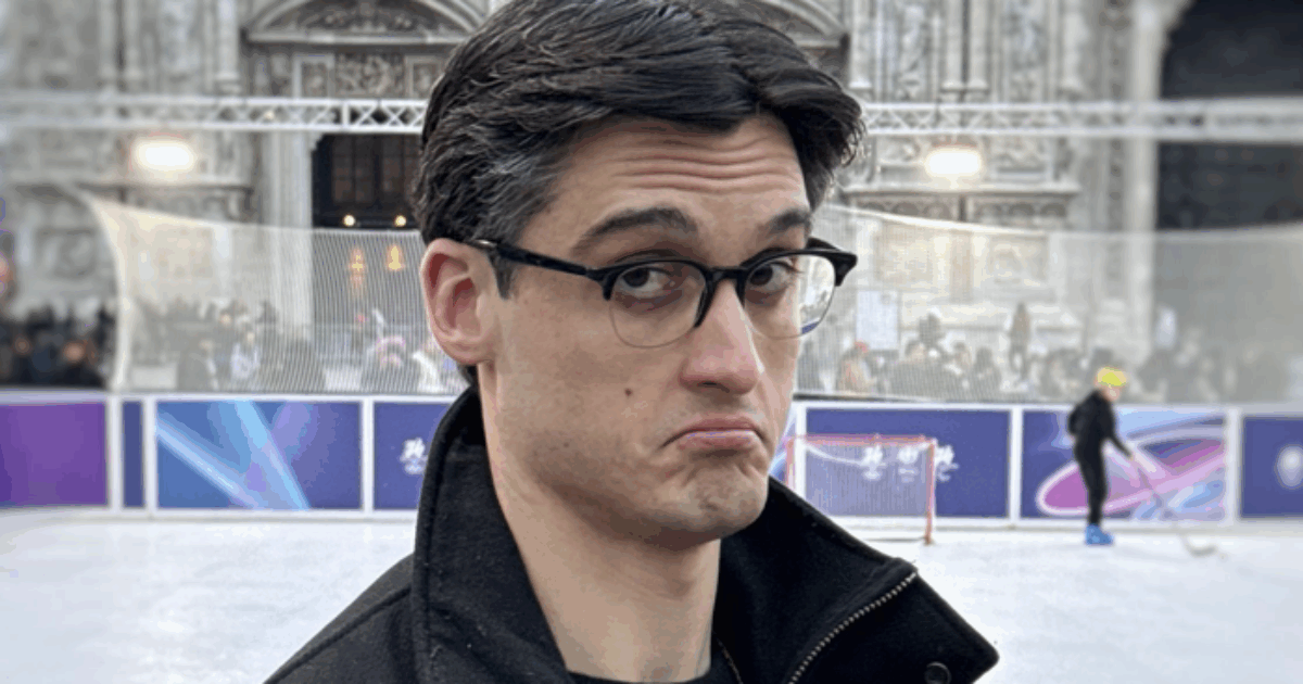 “Essere preti significa cose ben precise come il celibato, di fatto non riuscivo a rispettarlo. Mi sentivo a disagio a indossare un colletto”: parla don Ravagnani