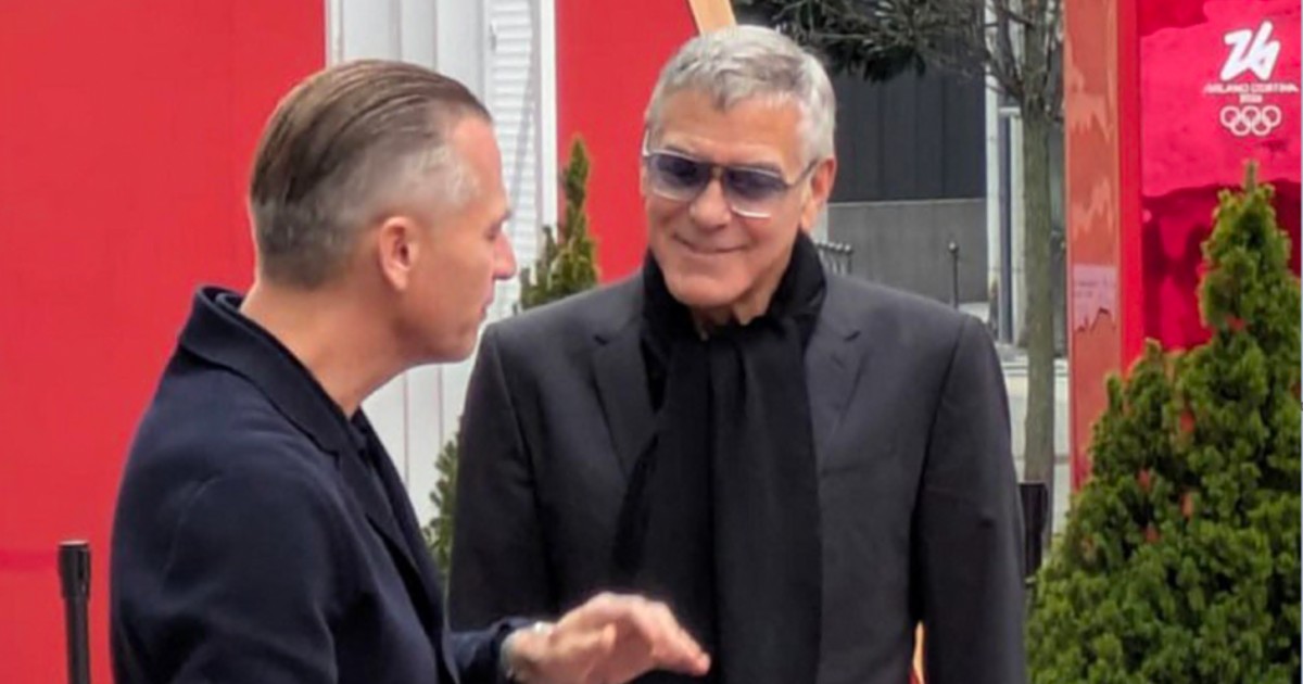 “Mettetemi i filtri per farmi più giovane”: la battuta di George Clooney ai fotografi appostati a Milano