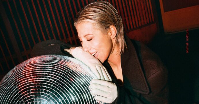 ‘’Canto solo per la pace e sto a Berlino nel mito di Bowie’’: intervista a Malika Ayane