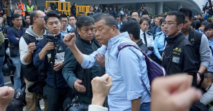 Hong Kong: Jimmy Lai condannato a 20 anni di galera