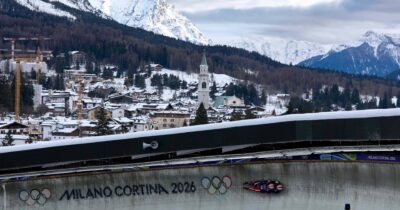 Copertina di “Il rovescio delle medaglie” con Barbacetto e Smania