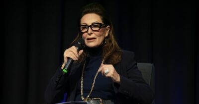 Copertina di Santanchè indagata anche per Bioera, Schlein: “Meloni non faccia lo struzzo”. Conte: “Chi è al potere è intoccabile. Votiamo No”