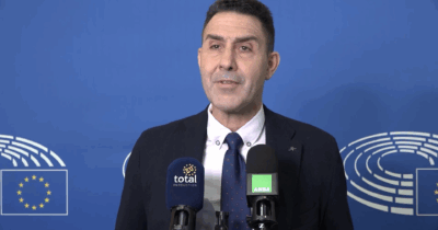 Copertina di Vannacci a Strasburgo guarda all’estrema destra di Afd: “Li sosteniamo. Io filo-Putin? No, pro Italia e pro Europa”