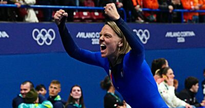 Copertina di L’Italia è oro nello short track: l’impresa degli azzurri nella staffetta mista. Fontana nella storia: è la 12esima medaglia olimpica