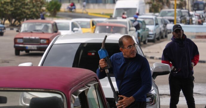Effetto Trump su Cuba: L’Avana avvisa le compagnie aeree, niente carburante. Air Canada sospende i voli
