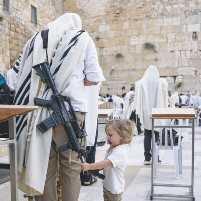 Copertina di Israele, parlamentari in gita: paga la lobby sionista di Elnet