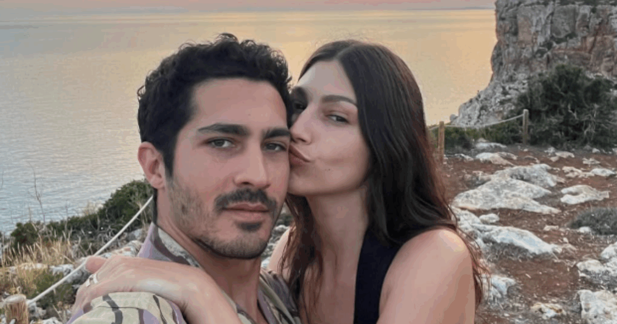 Ursula Corbero è diventata per la prima volta mamma: è nato il figlio avuto con l’attore Chino Darin. La dolce dedica: “Che la forza sia con te”