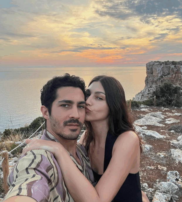 Ursula Corbero è diventata per la prima volta mamma: è nato il figlio avuto con l’attore Chino Darin. La dolce dedica: “Che la forza sia con te”