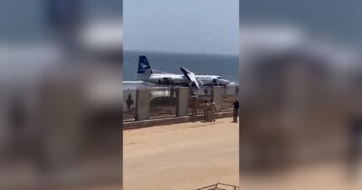 Copertina di Aereo precipita in mare poco dopo il decollo: lo schianto vicino alla riva – Video