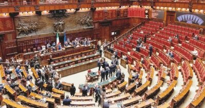 Copertina di Armi a Kiev,  Vannacci suona  già la ritirata: “Sì alla fiducia”