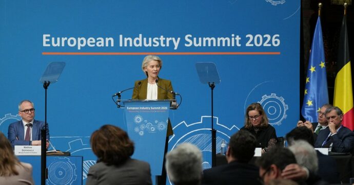 Copertina di Von der Leyen a rapporto dai big dell’industria Ue che hanno scritto la sua agenda per la competitività. “Porterò ai leader le vostre priorità”