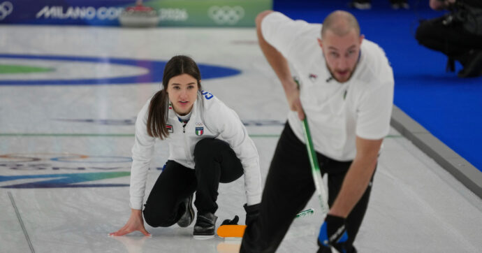 Referendum, il Pd spinge il No con un video degli azzurri di curling. Ma loro: “Mai autorizzato”. E il post viene rimosso
