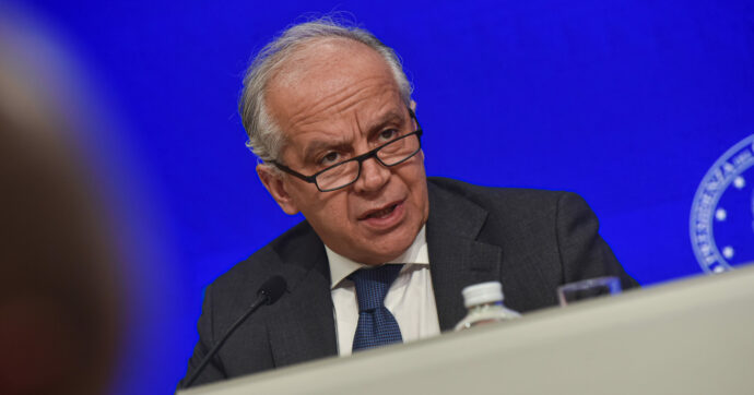 Il governo deve sciogliere Casapound? Per la legge Scelba sì, e subito: cosa dice la norma e i precedenti degli anni Settanta