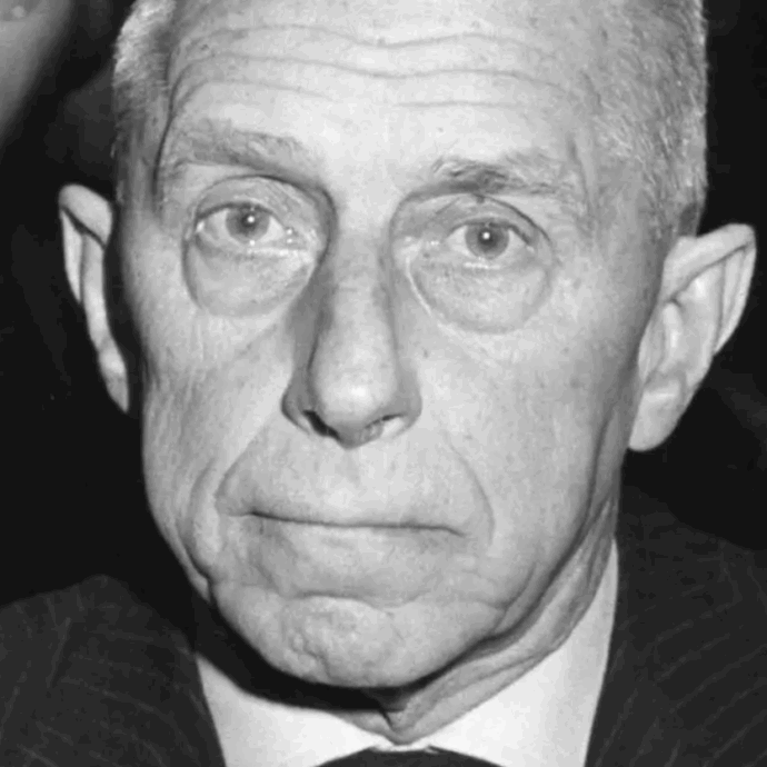 Chi ha sdoganato le cronache della televisione e dei suoi divi su un quotidiano? Chi ha lanciato il primo (e forse ultimo) tabloid all’inglese? La storia di Nino Nutrizio e de La Notte in un doc