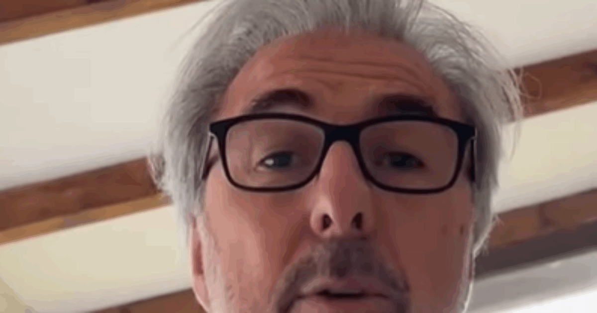 “Non ascoltate i cretini, ignoranti, patetici che vi prendono in giro dicendo che con la danza diventate gay. Sono stato bullizzato come voi”: lo sfogo di Luciano Cannito