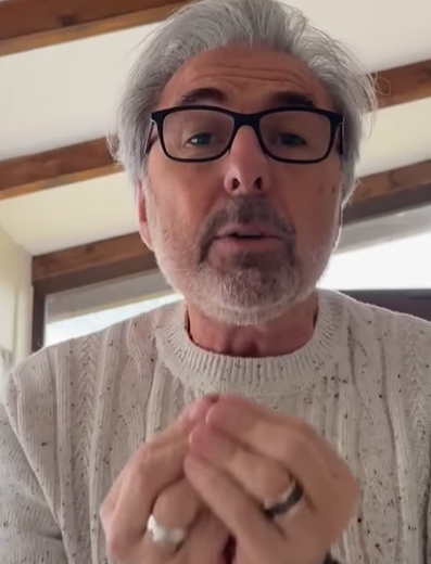 “Non ascoltate i cretini, ignoranti, patetici che vi prendono in giro dicendo che con la danza diventate gay. Sono stato bullizzato come voi”: lo sfogo di Luciano Cannito