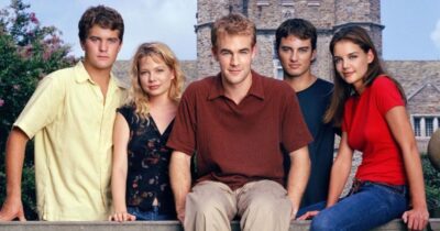 Copertina di “James Van Der Beek era unico e ci mancherà”: il cordoglio del cast di “Dawson’s Creek”. Katie Holmes: “Abbiamo condiviso risate, vita e avventure”