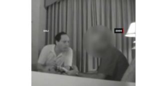 Copertina di Il “libro nero” di Epstein: il video segreto del maggiordomo che poteva cambiare tutto