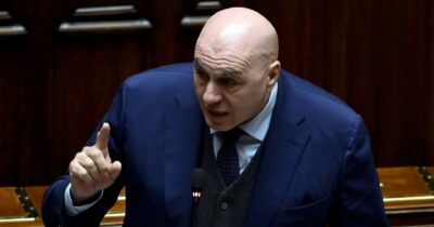 Copertina di Nomine, le chat che smentiscono Crosetto