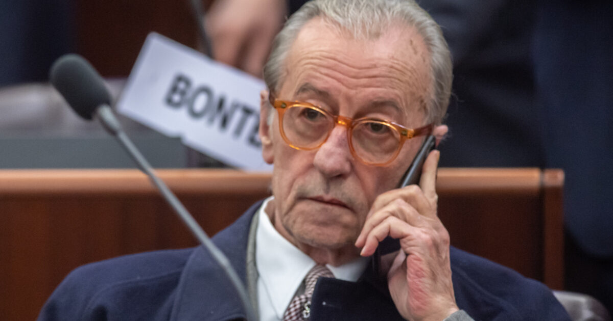 “Il giorno in cui sono diventato padre dovettero rianimarmi con un’iniezione. Giorgia Meloni è mia amica, anzi di più. Di Pietro lo portavo a cena e lui mi dava le notizie su Mani Pulite”: così Vittorio Feltri