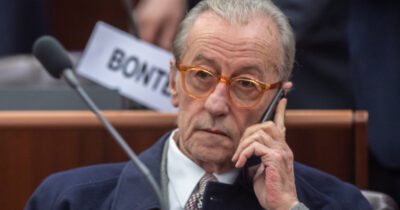 Copertina di “Il giorno in cui sono diventato padre dovettero rianimarmi con un’iniezione. Giorgia Meloni è mia amica, anzi di più. Di Pietro lo portavo a cena e lui mi dava le notizie su Mani Pulite”: così Vittorio Feltri